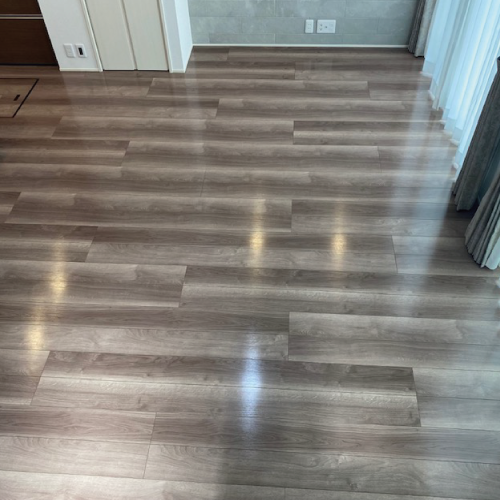 水性UVコーティング